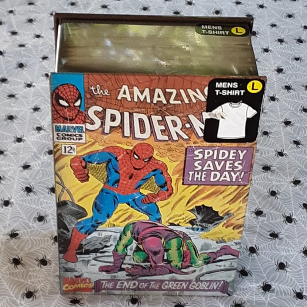 Spider Man Marvel Comics Lg T-Shirt In Collectible Metal Box 2010 Collectible